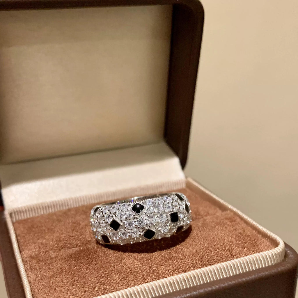Panthère de ring, paved  White gold, onyx, diamond