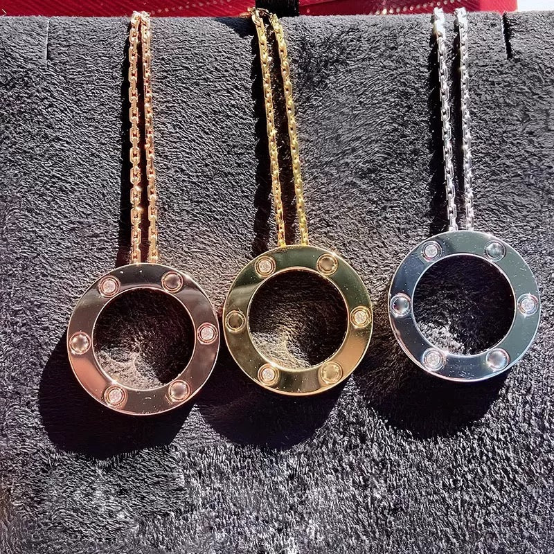 LOVE pendant, 5 diamonds