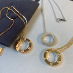 LOVE pendant, 5 diamonds